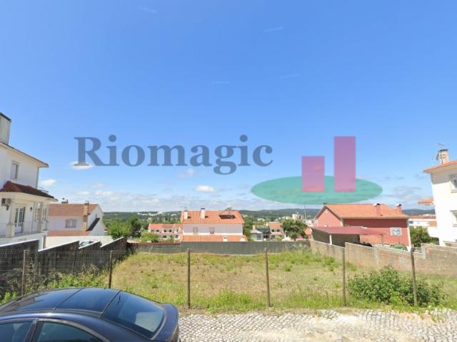Lote Urbano Rio Maior*RIOMAGIC