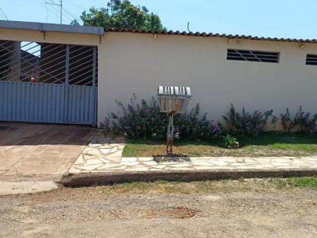 Lote vazado com 2 casas individuais Parque Araguari ocidental GO 2 e 3 Qts