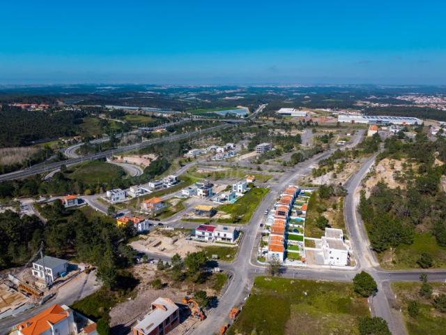 Lote 177 para venda na Urbanização Portela da Villa, Torres Vedras