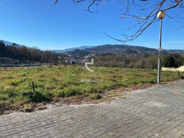 Lote 10 terreno destinado à construção, infra estruturas feitas. Paçô, Arcos de Valdevez