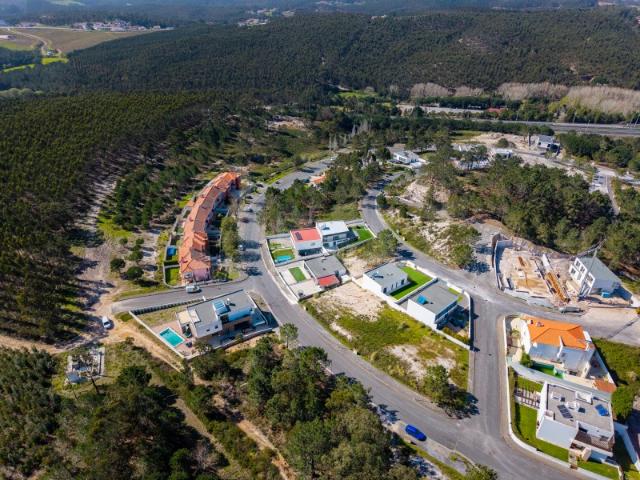 Lote 136 para venda na Urbanização Portela da Villa, Torres Vedras