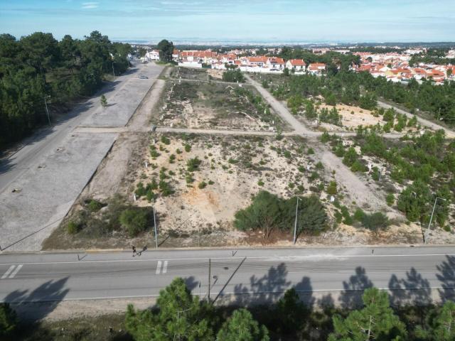 Lote 21 para construção de moradia na Quinta do Conde