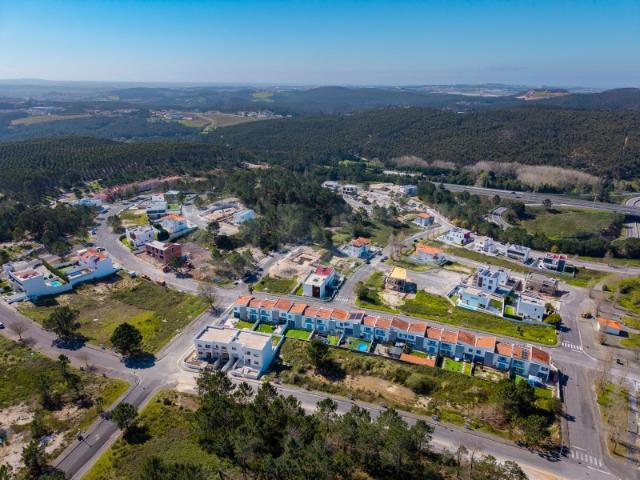 Lote 235 para venda na Urbanização Portela da Villa, Torres Vedras