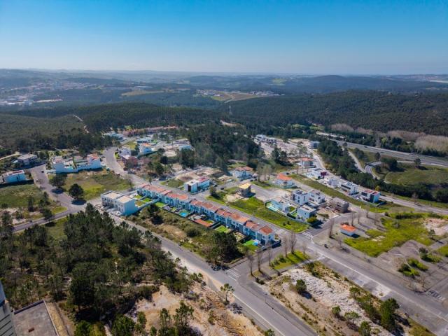 Lote 238 para venda na Urbanização Portela da Villa, Torres Vedras