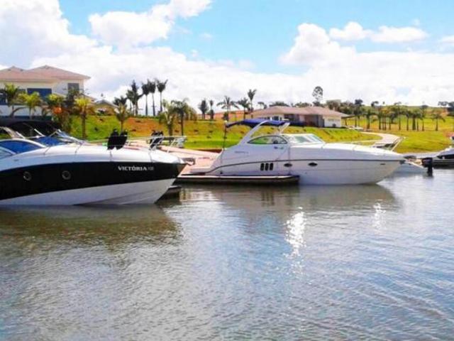 Lote 450 m2 com vista para a Represa em Condomínio c/ Iate Clube Resort