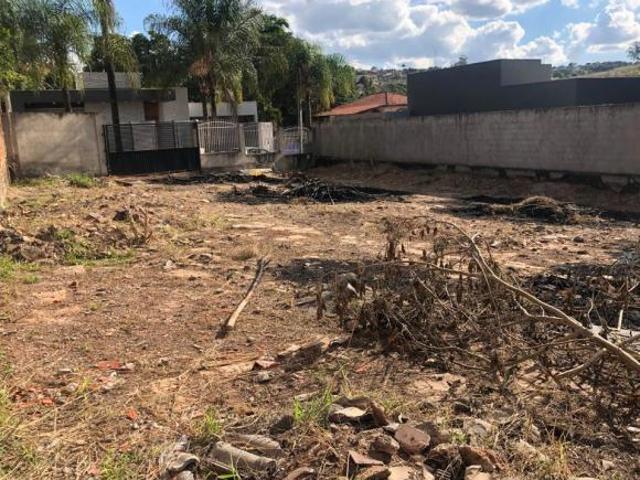 Lote 450m condomínio fechado arniqueira