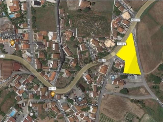 Oportunidade Estratégica em Torres Vedras: Terreno com PIP para 4 Moradias