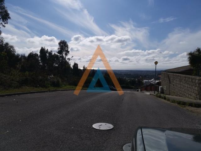 LOTES DE TERRENO Urbanização de Luxo