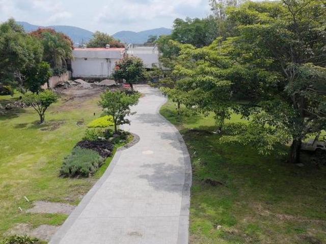 Lotes en venta en Jiutepec Centro dentro de fraccionamiento con vigilancia 24/7