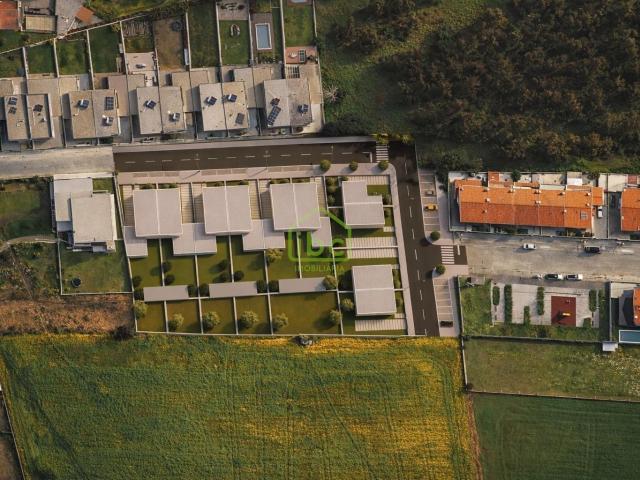 Lotes para Moradias com 3 Frentes | Beiriz