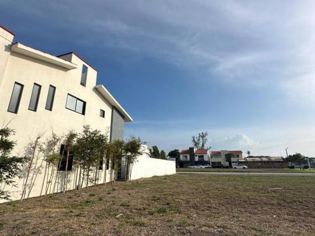 LOTES RESIDENCIALES