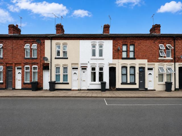 Lothair Road, Leicester LE2 3 bed terraced house to rent £1,295 pcm £299 pw