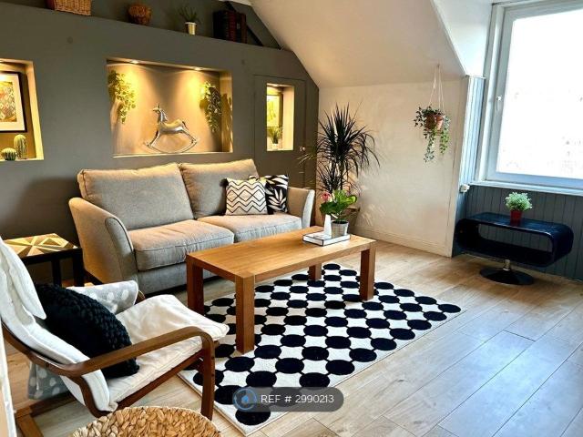 Lothian St, Hawick TD9, 2 bed flat to rent, £740 pcm | PrimeLocation