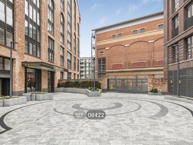 Lots Road, London, SW10 0JS 3 bed flat to rent £7,500 pcm £1,731 pw