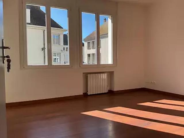 Louviers 27400 Location appartement 1 pièce t1 au dernier étage