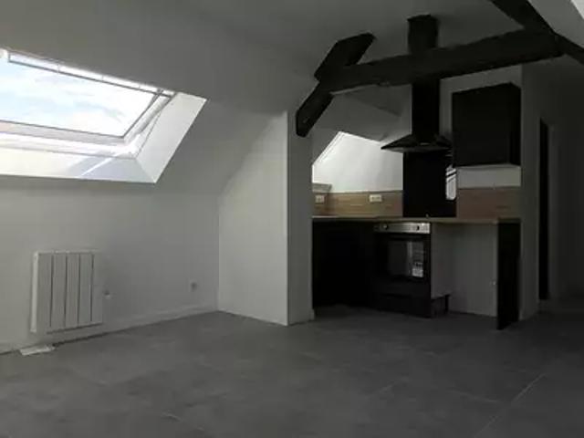 Louviers 27400 Location appartement 1 pièce t1 au dernier étage