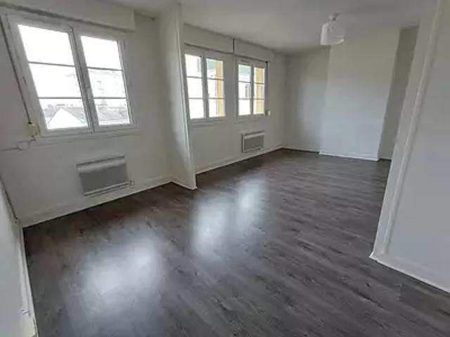Louviers 27400 Location appartement 2 pièces t2 au dernier étage