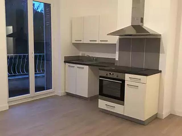Louviers 27400 Location appartement 2 pièces t2 au dernier étage