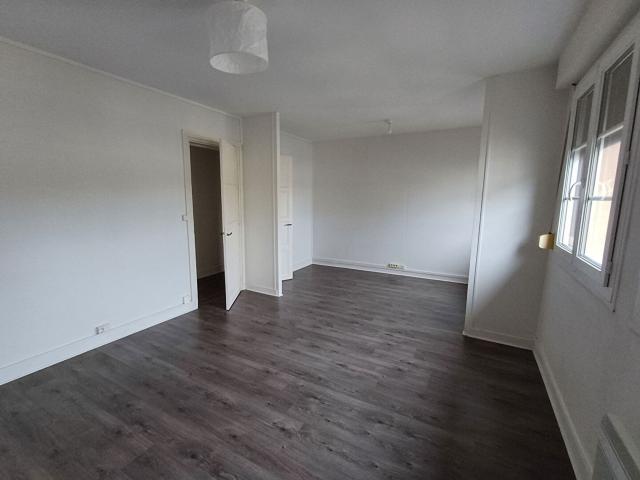 Louviers Location appartement 2 pièces 55m2 560 € CC Réf: 1894 Leloup Immobilier