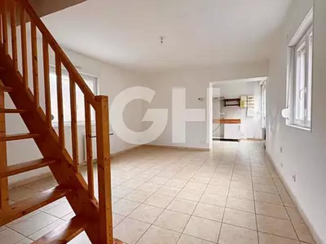 Maubeuge 59600 Location appartement 3 pièces t3 au dernier étage parking