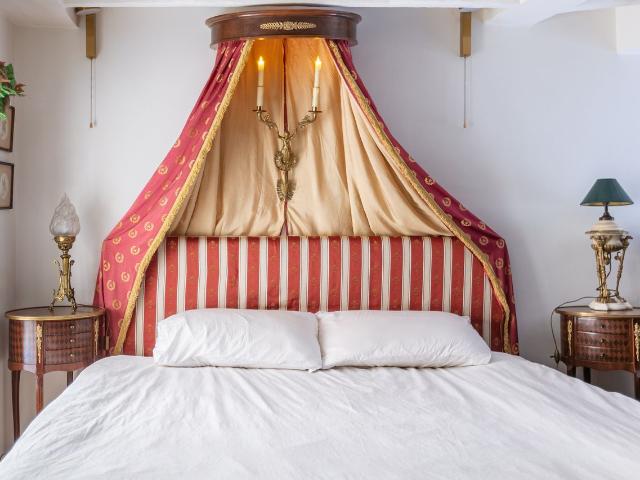 Louvre Saint Honoré: Chateau like flat, Paris Amsterdam Apartments for Rent