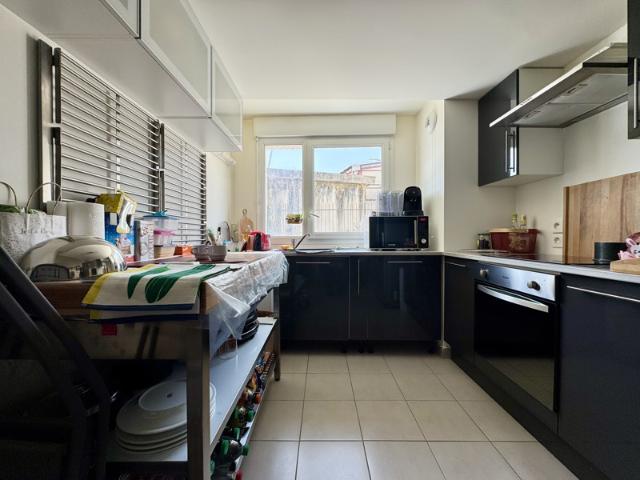 Louvres Charmant F3 avec terrasse et jardin privatif en pl