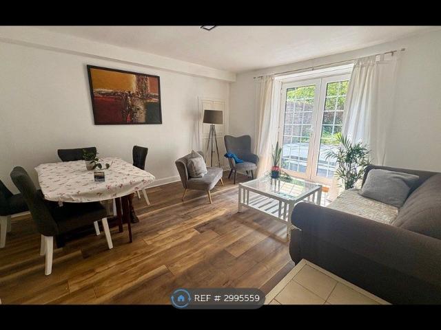 Loudon Terrace, Glasgow G12, 2 bed flat to rent, £2,000 pcm | PrimeLocation