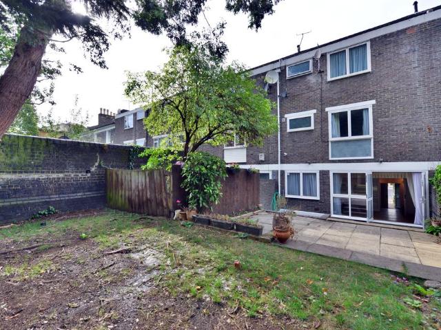 Loudoun Road, London NW8 5 bed townhouse to rent £10,001 pcm £2,308 pw