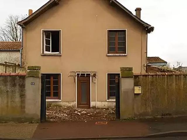Loudun 86200 Achat / Vente maison 3 pièces t3 au dernier étage cave