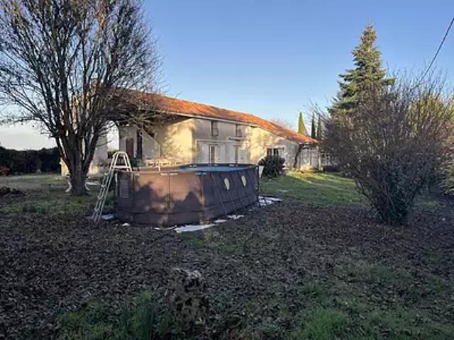 Loudun 86200 Achat / Vente maison 5 pièces t5 au dernier étage cave