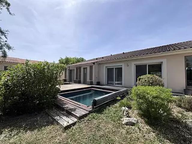 Loudun 86200 Achat / Vente maison 7 pièces t7 piscine terrasse