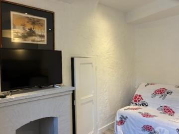 loue meublé Studio avec salle d'eau refait de 23 m