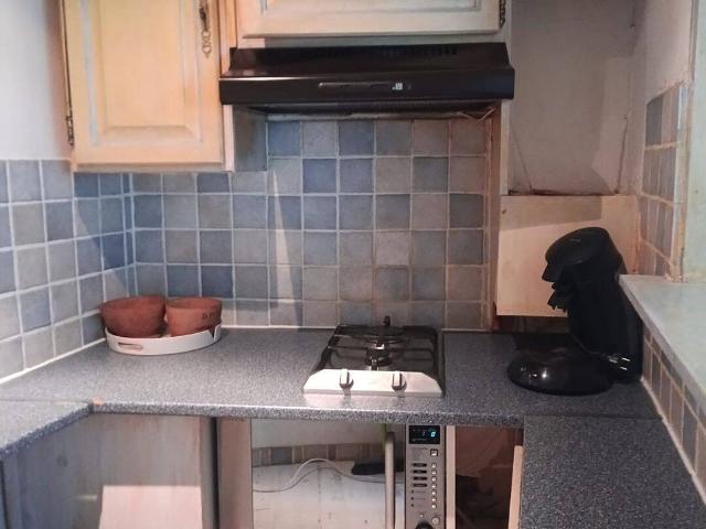 loue ou vends 3 pièces 50 m2 720 charge comprise eau plus chauffage collectif