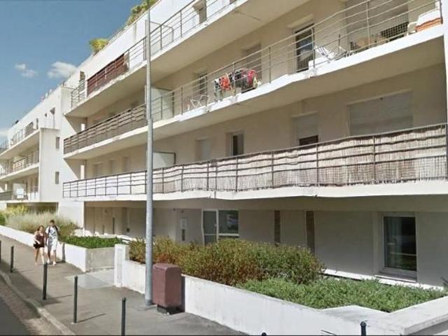 Loue Appartement à Nantes Jardin des plantes Appt T2 cave et parking