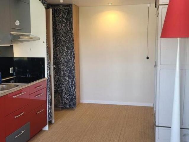 Loue appartement T1 bis au 14ème étage