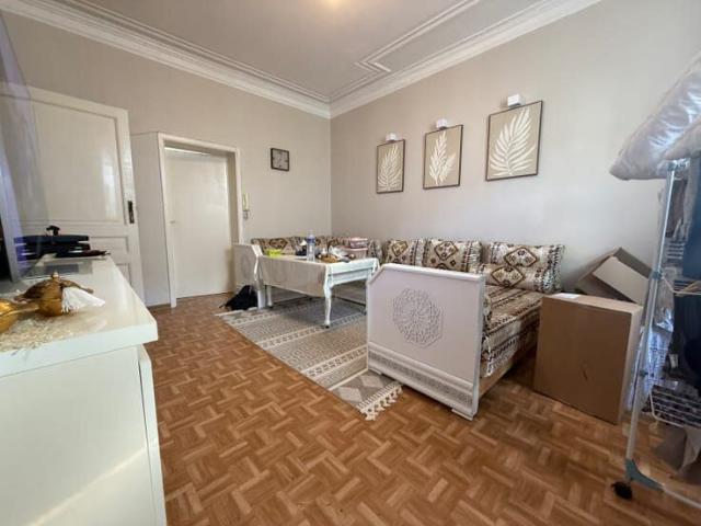 LOUE Bel appartement entièrement rénové de +/ 50m² + balc