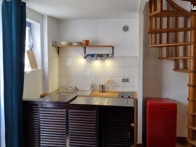 Loue Duplex meublé à 150 metres du vieux port