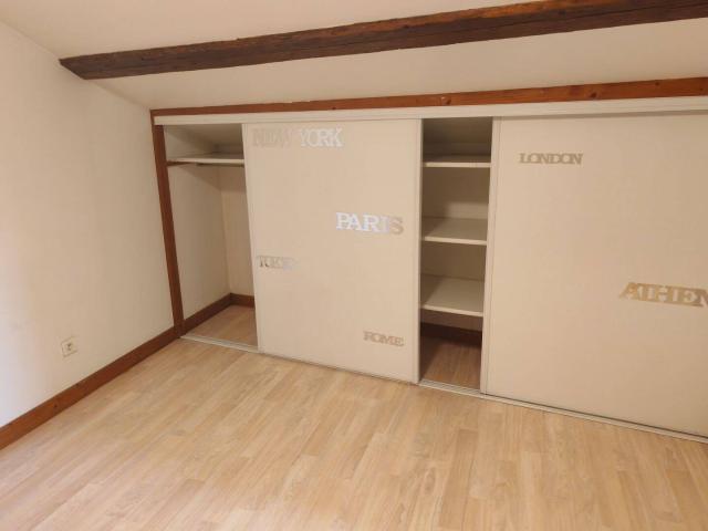 loue  de 90 M2 à St Etienne des Oullieres