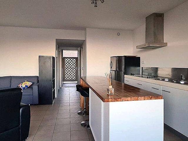 Loue F2 Tamahana, avec terrasse et box, vue mer, climatisé et meublé