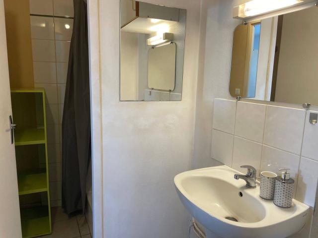 Loue studio meublé