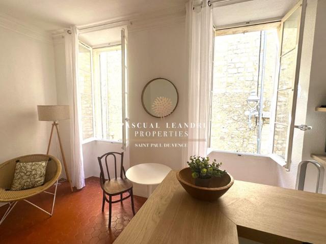 LOUE SUPERBE STUDIO MEUBLE SAINT PAUL DE VENCE VILLAGE 790