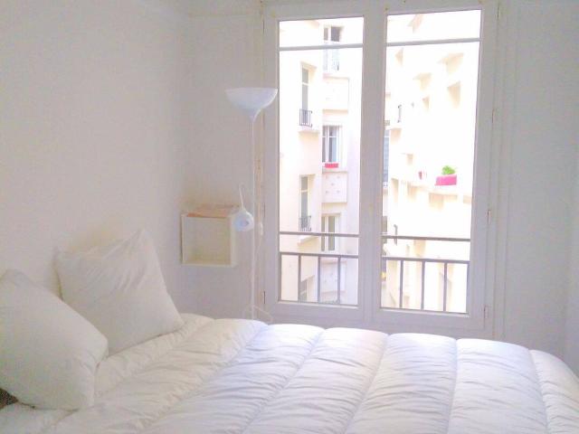 Loue 2 pièces meublé T 2 30 m2 dans le 15 eme