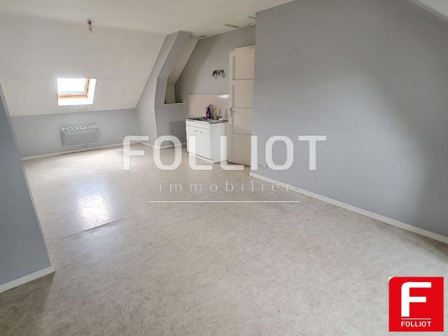 � LOUER VIRE NORMANDIE GRAND F2 PROCHE COMMERCES ET �COLES