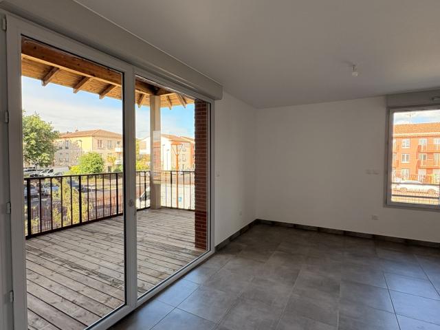 LOUER APPARTEMENT T3 NEUF DE 70M2 EN COPROPRIÉTÉ AVEC TERRASSE ET PARKING LABARTHE SUR LÈZE 31860