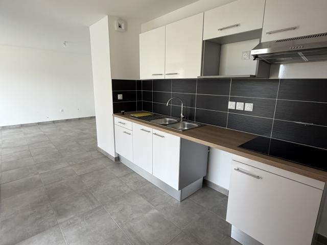 LOUER APPARTEMENT T4 NEUF EN COPROPRIÉTÉ AVEC BALCON ET PARKINGS LABARTHE SUR LÈZE 31860