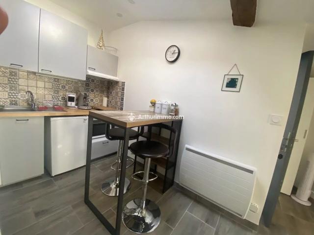 Louer appartement de 1 pièce 15 m² 400 € à Millau 12100: une annonce Arthurimmo.com