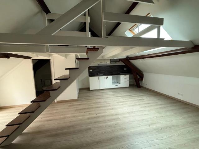Location Appartement 1 pièces 28 m2 à Combs la Ville