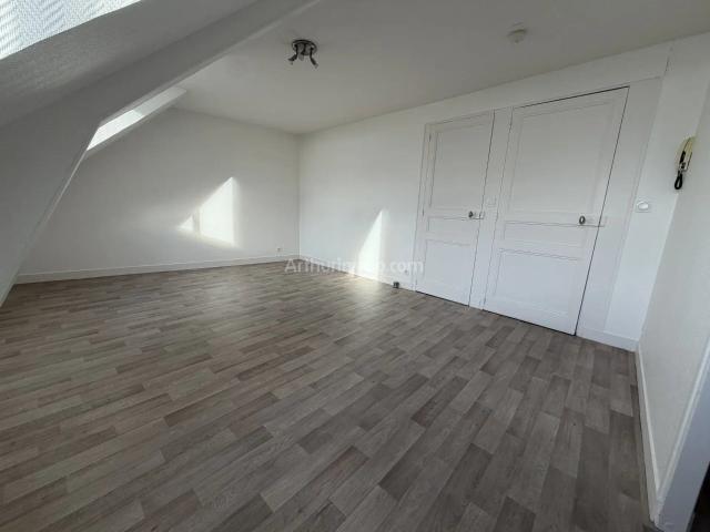 Louer appartement de 2 pièces 38 m² 500 € à Dinan 22100: une annonce Arthurimmo.com
