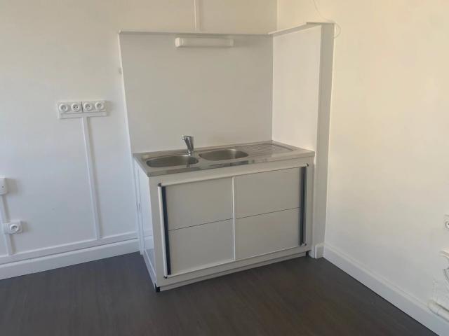 Louer appartement de 3 pièces 51 m² 625 € à Perpignan 66000: une annonce Arthurimmo.com