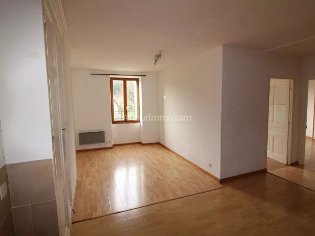 Location Appartement 3 pièces 55 m2 à Virieu le Grand